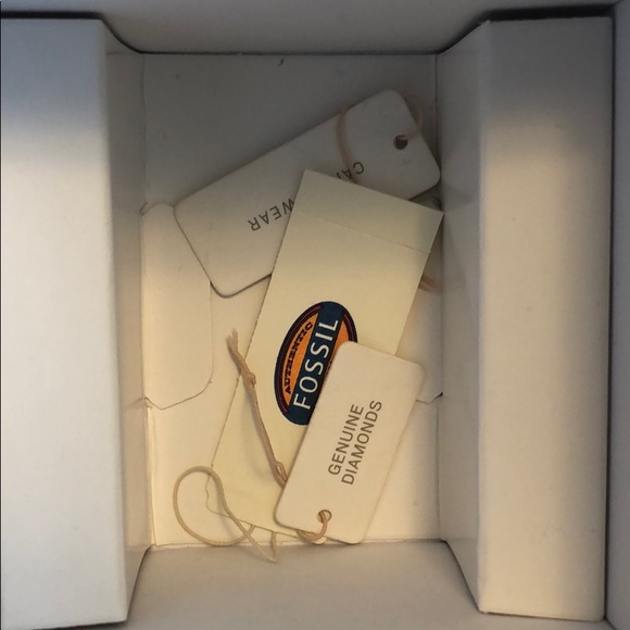 Fossil watch! Brand new, unused!!! - Picture 4 of 4